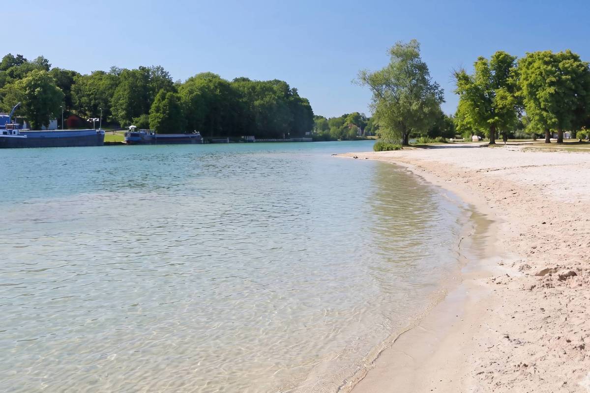 Un paradis cach&eacute; &agrave; deux pas de Paris promet une exp&eacute;rience de bronzage inoubliable