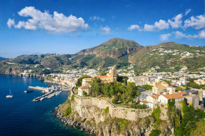 Une &icirc;le m&eacute;connue pr&egrave;s de la Sicile charme les voyageurs en qu&ecirc;te d'authenticit&eacute;