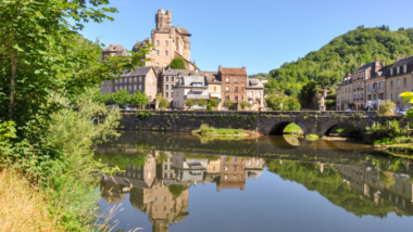 Ce village caché en France émerveille le monde entier et pourrait disparaître bientôt