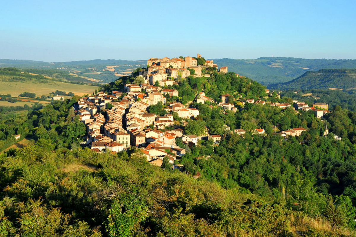 Ce village du Tarn caché dans les nuages révèle un secret qui émerveille les visiteurs