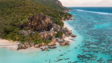 Découvrez la plage secrète élue plus belle du monde en 2026 un paradis caché à explorer
