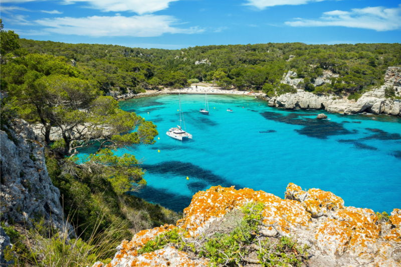 D&eacute;couvrez la plage secr&egrave;te d'Europe &eacute;lue parmi les plus belles du monde en 2026, un tr&eacute;sor cach&eacute; &agrave; explorer