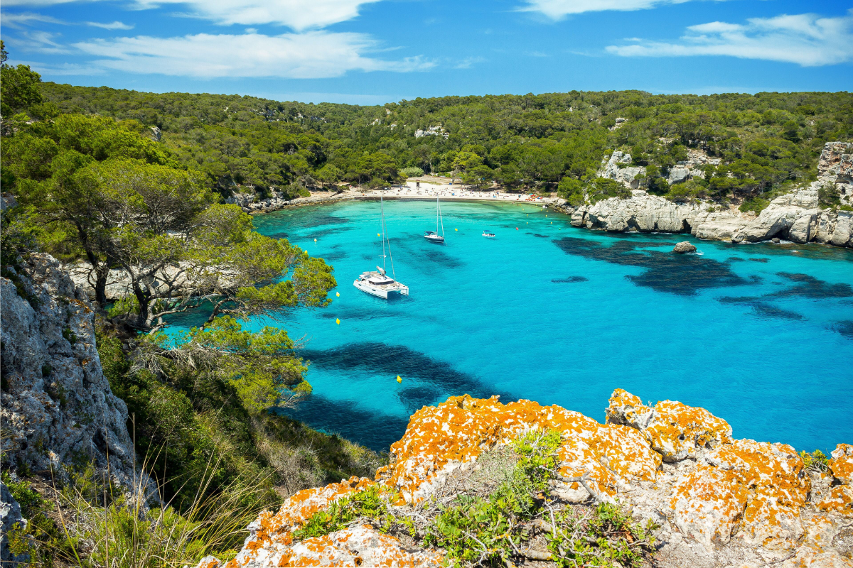 Découvrez la plage secrète d'Europe élue parmi les plus belles du monde en 2026, un trésor caché à explorer