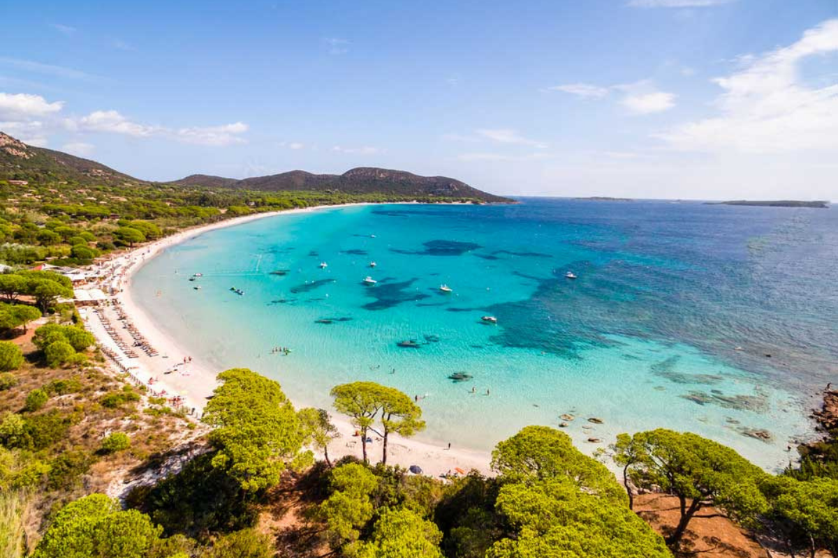 Deux plages françaises cachées émerveillent le monde en 2026 et défient toutes attentes