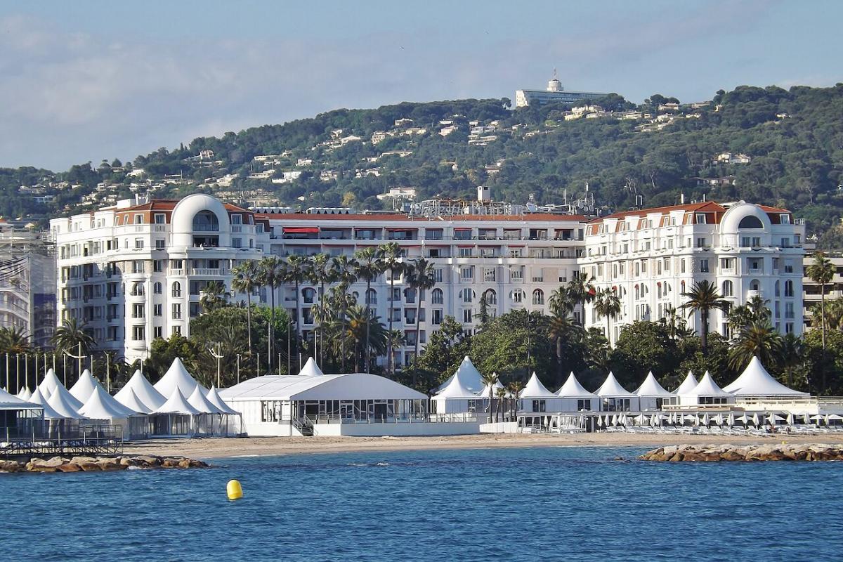 Un secret bien gardé sur la Côte d’Azur révèle le moment idéal pour un séjour inoubliable