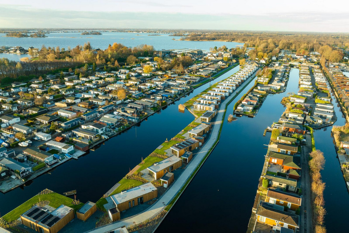 Un village près d'Amsterdam où les jardins se transforment en îles de rêve