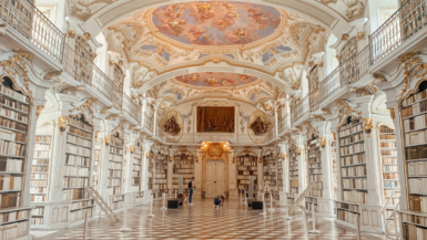 Une bibliothèque autrichienne inspire le conte de La Belle et la Bête avec son charme intemporel